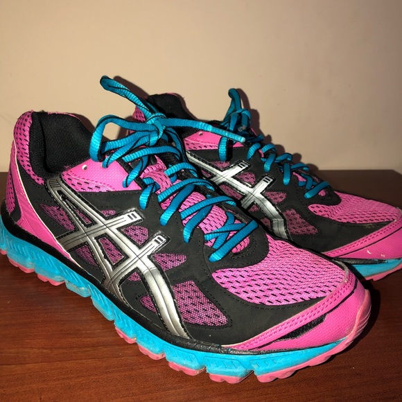 ASICS - Picture 3 of 8